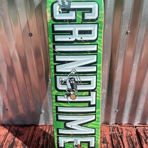 NOS SILIKA Grindtime Smoke Shop Tacoma Washington Skateboard Deck 3P C. 2015